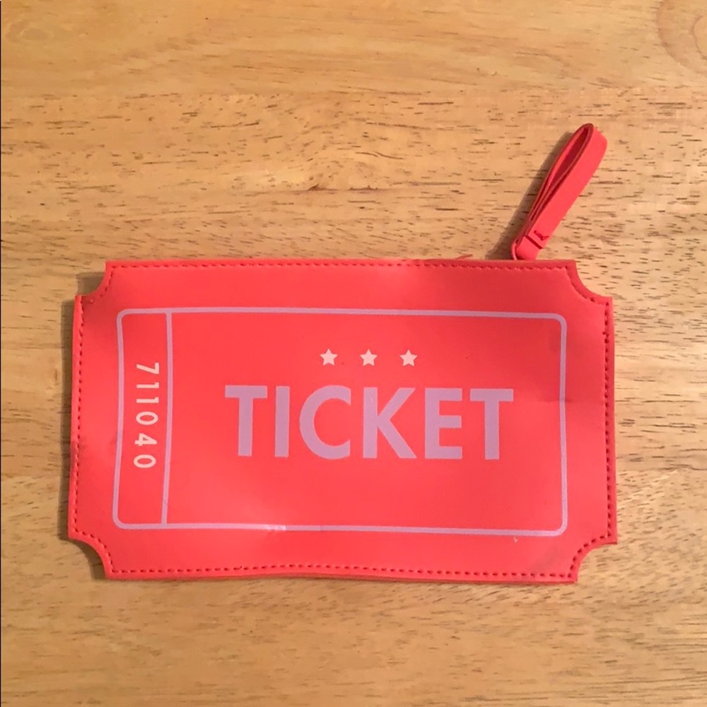 Ipsy ticket makeup bag.